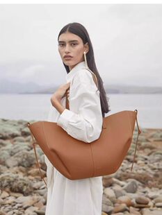 Leather extra large capacious bag, purse, (Physicals)