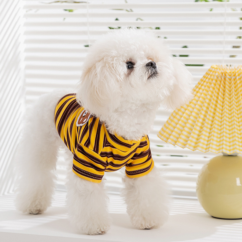 Ropa de casa de primavera y verano para perros Camisa de fondo de animales pequeños a rayas Teddy Perro pequeño Gato Ropa para perros de dos patas