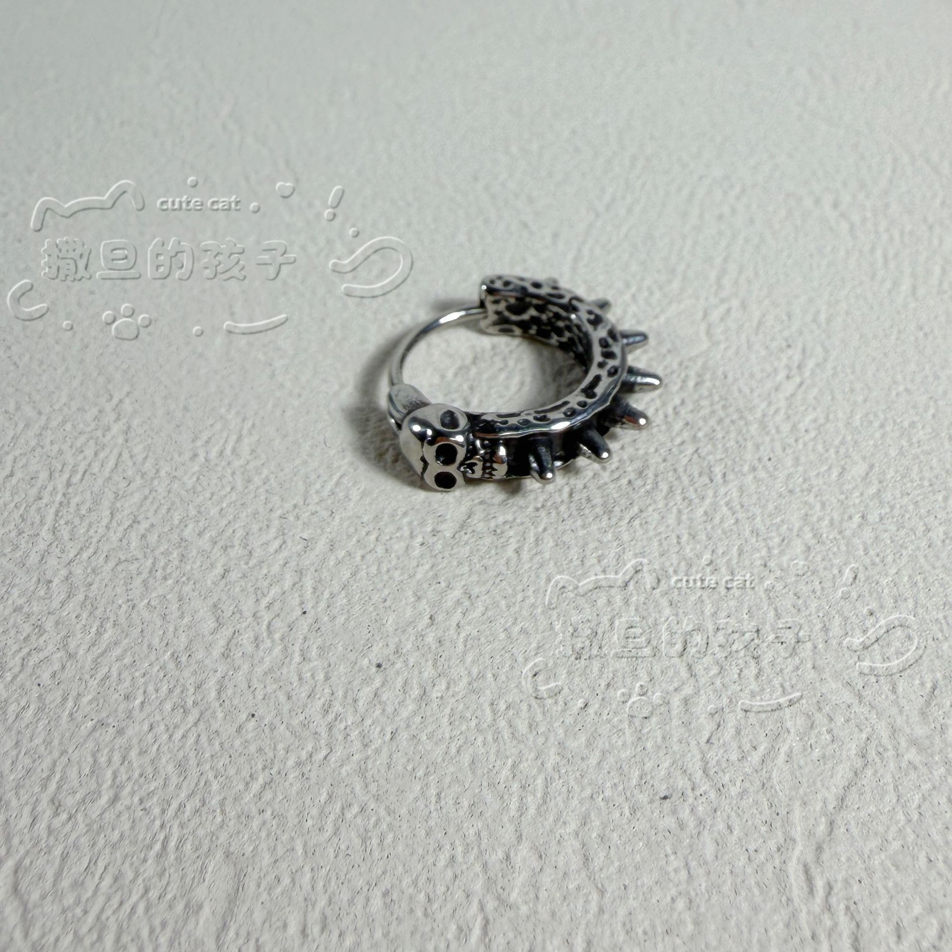 Pointed titanium steel lip stud product view