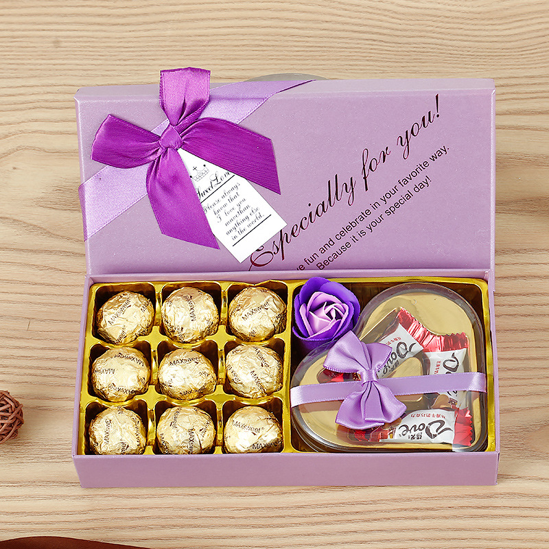 보라색 초콜릿 선물 상자