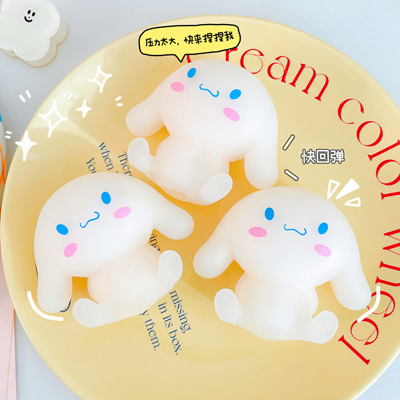 Red celebridad cambiando de ropa pato pellizco música de ventilación juguetes descompresivos dibujos animados animales descompresivos barracas de regalo extraño nuevo