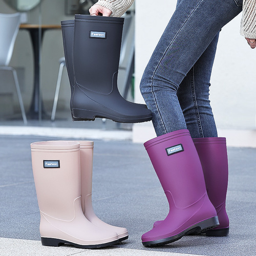Cross-border trending women's rain boots with fashionable mid-calf design, anti-slip, wear-resistant, protective, waterproof, dropshipping one piece