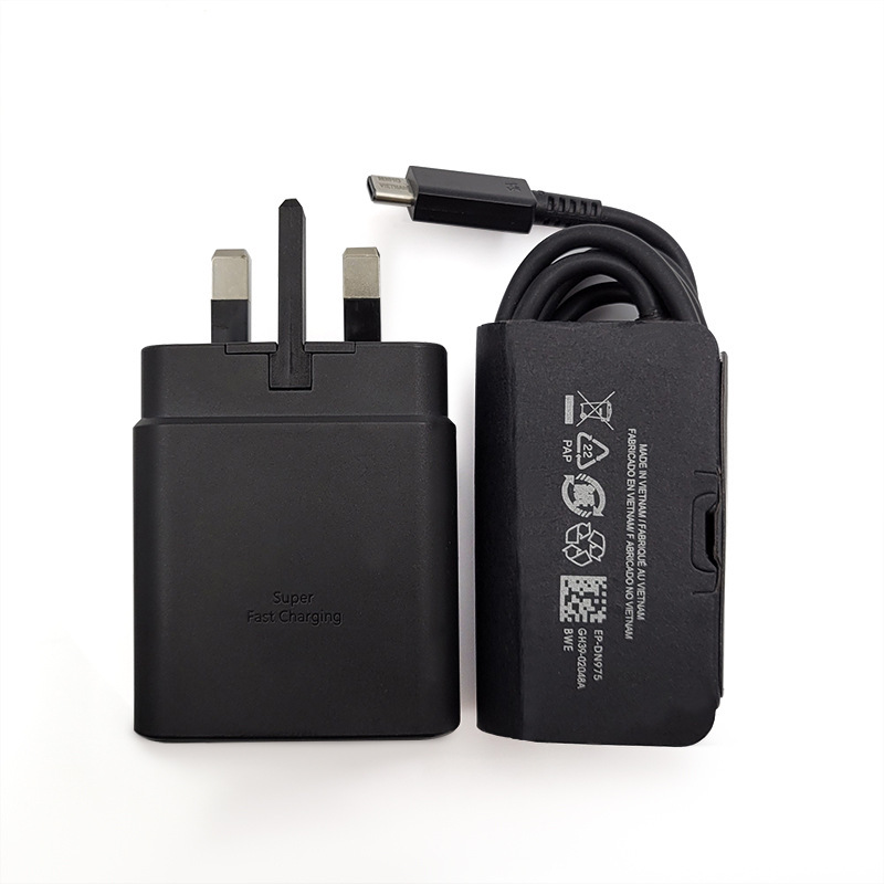 Suitable for Samsung S23 S24 British Standard Uk Charger Data Cable Set 45W Fast Mobile Phone Charger Suitable for Samsung S23 S24 British Standard Uk Charger Data Cable Set 45W Fast Mobile Phone Charger