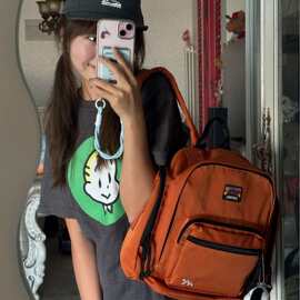 2025新款潮牌双肩包女男女通用背包休闲户外旅行通勤大学生书包
