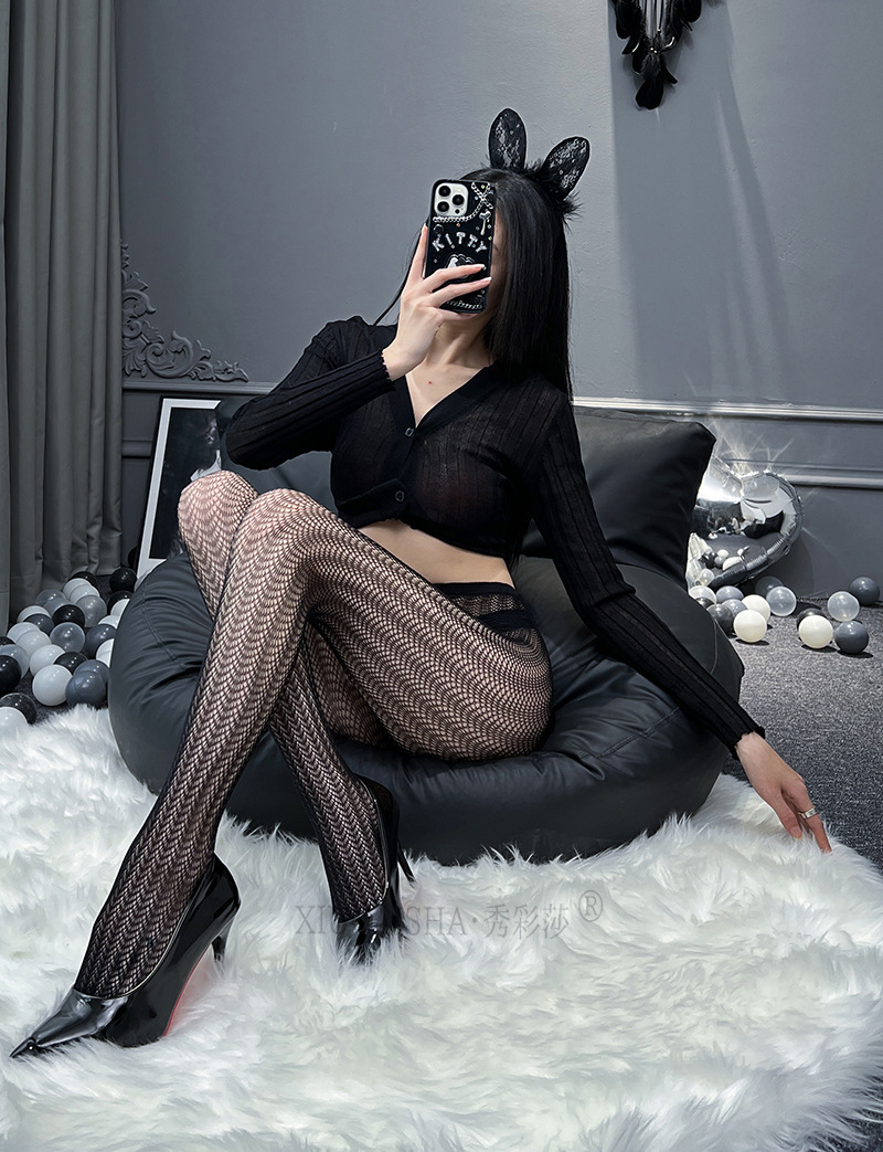 Large Size Jacquard Fishnet Stockings, Tear-Resistant Cut-Out Design, Black One Size — detail image 6