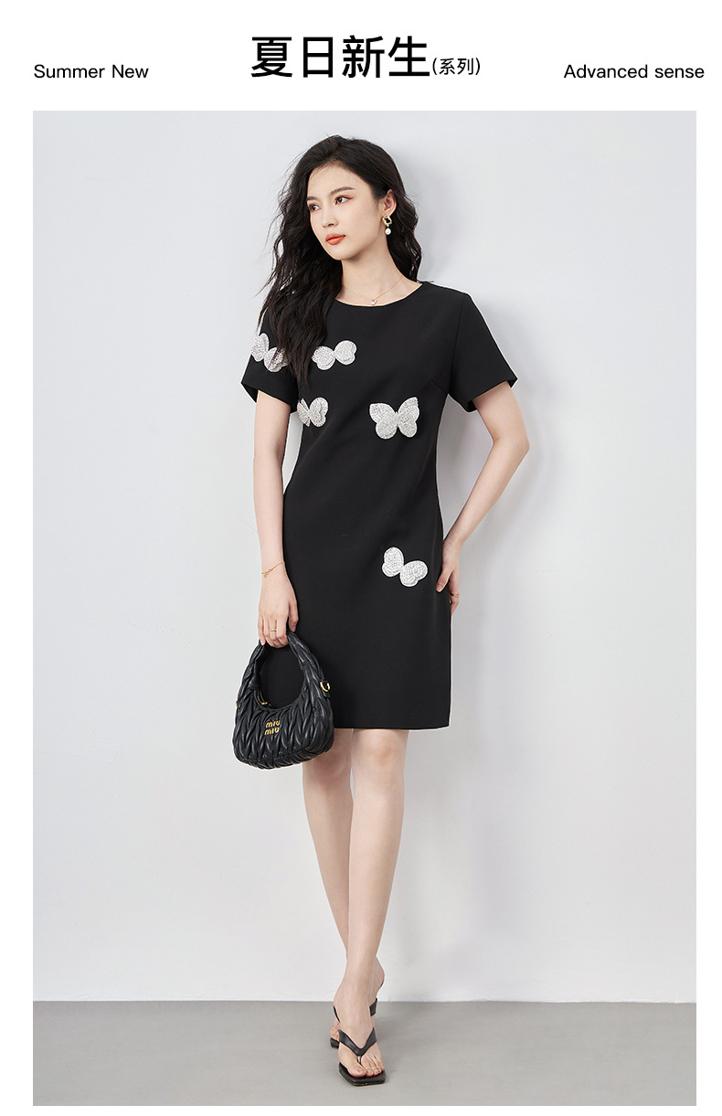 Đầm suông nữ midi tay ngắn cổ tròn, họa tiết hoa nổi sequin lấp lánh, phom suông che khuyết điểm — Màu đen chi tiết 3