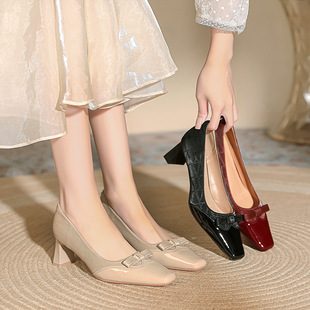 �߸�ЬŮ�ָ�2025�괺��tɫ�����Y�и�Ьƴ��С���L��Ь��ʽ��Ь