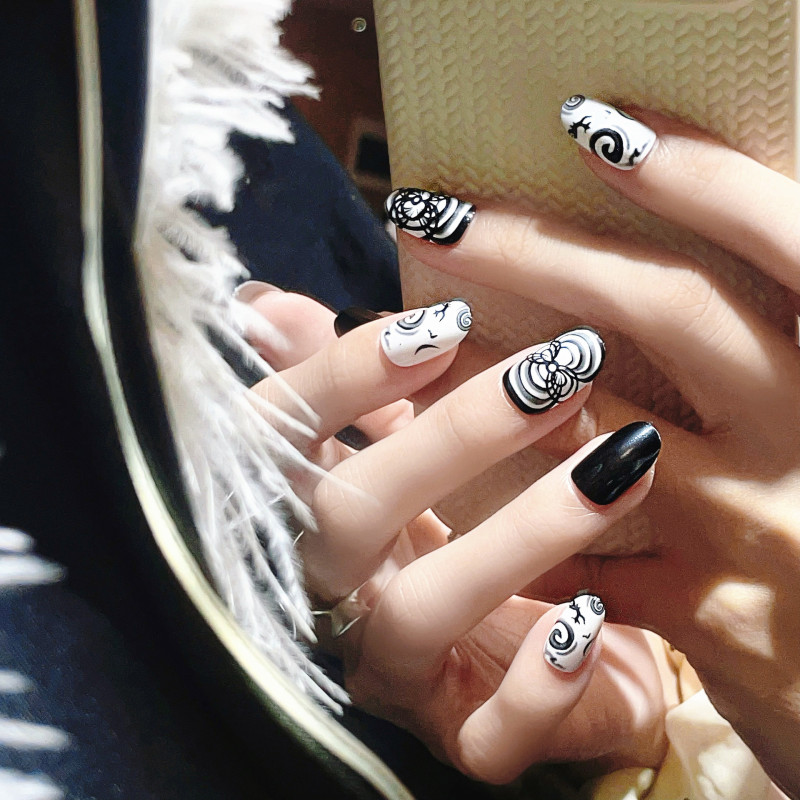 Personality Niche Wearing Nail Art Finished Product Removable Black and White Contrast Color Ink Painting Design Sense Fake Nail Nail Paste