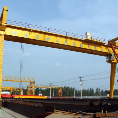 双梁A型吊钩门式起重机5-75/20T 河南矿山起重矿源