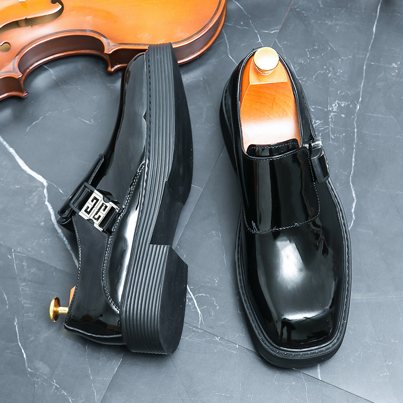 2023 transfronterizo nuevo 45 tamaño británico cuadrado dedo del pie charol brillante zapatos de una sola capa suela gruesa aumento de negocios zapatos de cuero de moda casual image 3