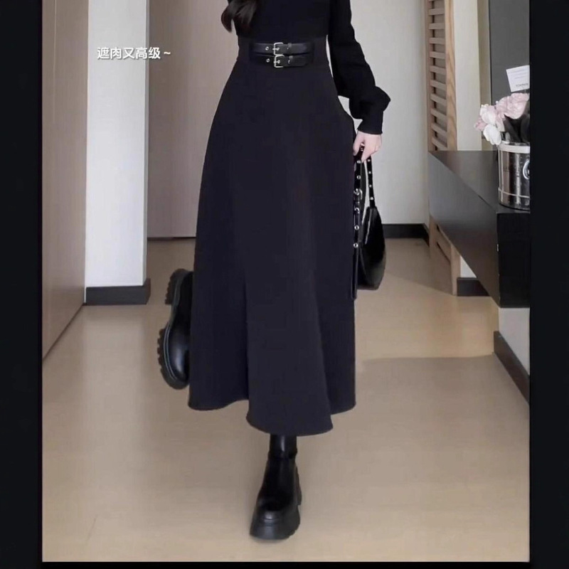 2025早秋新款小个子赫本风黑色针织连衣裙子女秋冬高级感收腰长裙|undefined