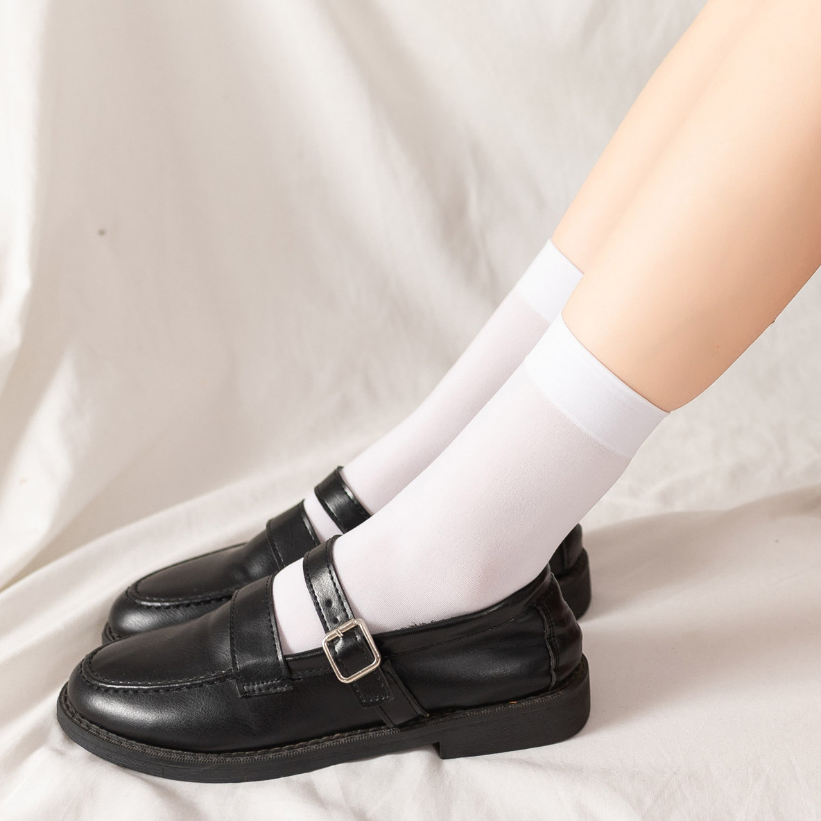 Frau Japanischer Stil Einfacher Stil Einfarbig Samt Nylon Über Die Knie Socken Ein Paar display picture 1