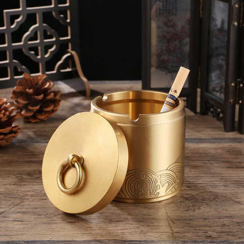 Creative brass car ashtray with cover, personalized trendy home office retro anti-fly ash Chinese ashtray wholesale
