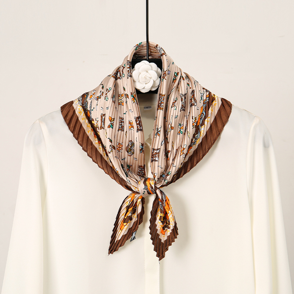 Trendy Cool Design Sense 70 Bufanda de seda arrugada Bufanda cuadrada pequeña Bufanda profesional de alta calidad sin colisión Bufanda plisada al por mayor