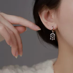 Earrings protective amulet small retro dangling design, light‑luxury, lightweight