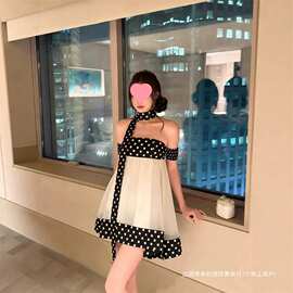 法式夏季2026新款赫本风复古波点抹胸连衣裙女显瘦纯欲网纱短裙子
