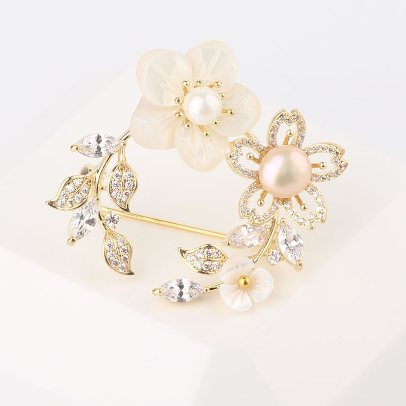 Exklusive Blumenbrosche Mit Zirkonia Und Perlen Für Damen_voghion.com