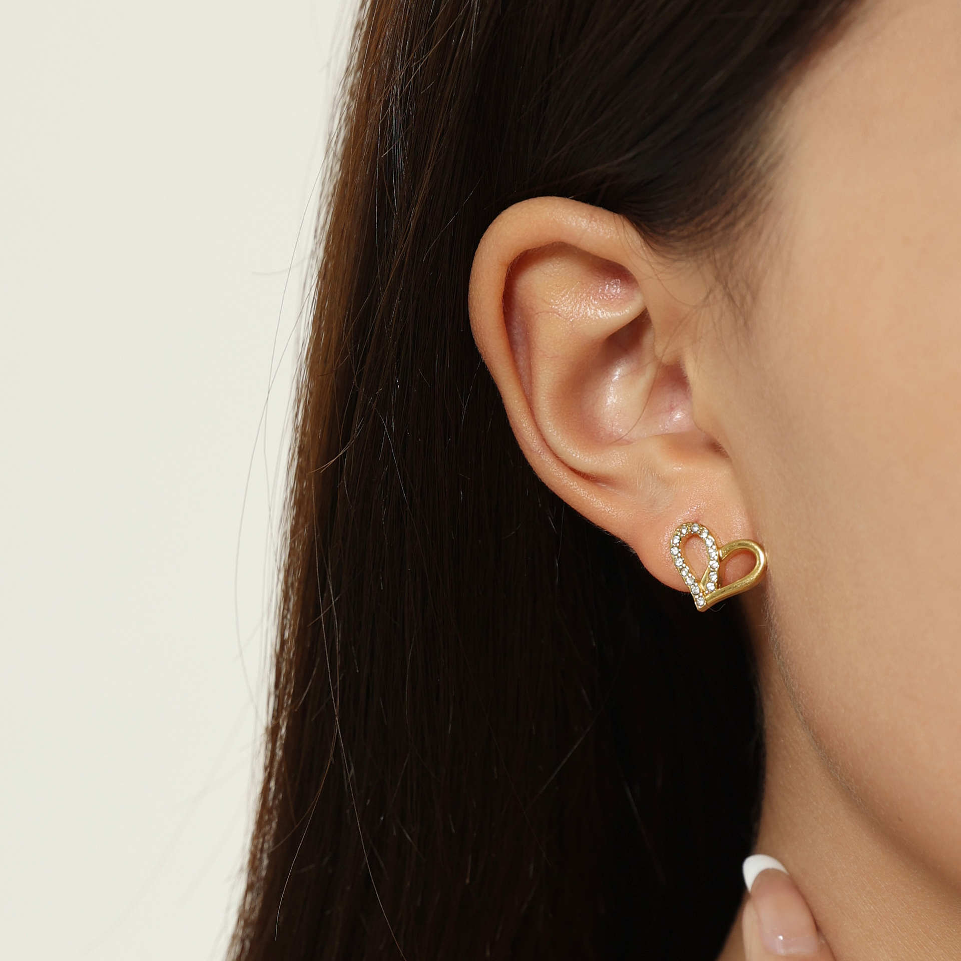 1 Pair Quantity 1 Pair Sweet Simple Style Heart Shape Hollow Out Inlay Titanium Steel Zircon Ear Studs