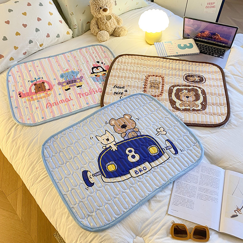 Simple and Breathable Menstrual Period Mattress Pad, Waterproof, Non-Slip, Leak-Proof, Machine Washable, for Female Students' Dormitory, Keeps Them Safe from Dirt during Their Period Simple and Breathable Menstrual Period Mattress Pad, Waterproof, Non-Slip, Leak-Proof, Machine Washable, for Female Students' Dormitory, Keeps Them Safe from Dirt during Their Period