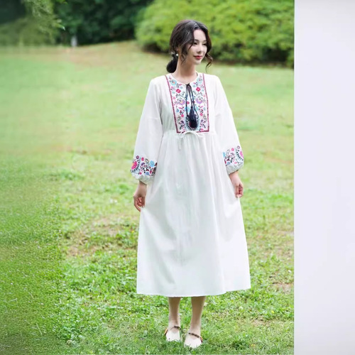 Ethnic-style retro maxi dress with summer waist-cinching cotton-linen sleeveless embroidery tie-neck with tassel white women's dress