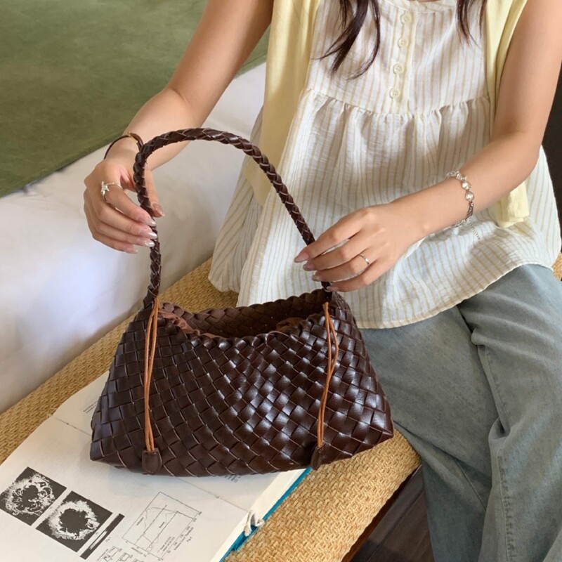 Factory Direct Live-Stream Hot-Selling Single-Shoulder Women's Bag, Fashionable Woven Bag, Versatile Underarm Bag, Vintage Mother-Daughter Handbag