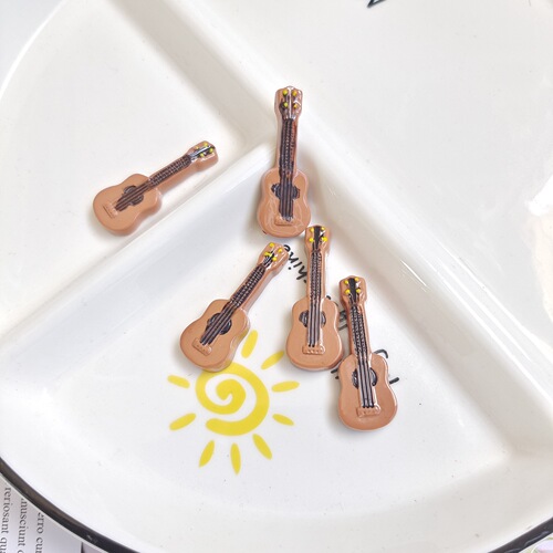 Creative dollhouse toy accessories, resin simulation guitar, violin diy jewelry, glue phone case accessories