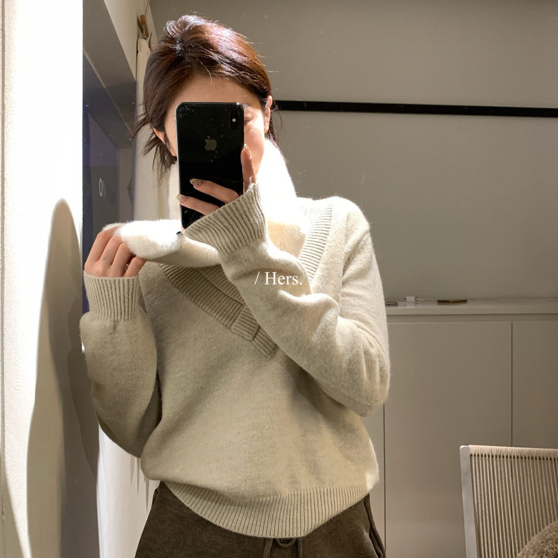 Hers a Spoon of Sweetness 2025 Autumn and Winter Simple Casual Style Design Versatile Slimming Look V Neck Comfortable Warm Sweater for Women