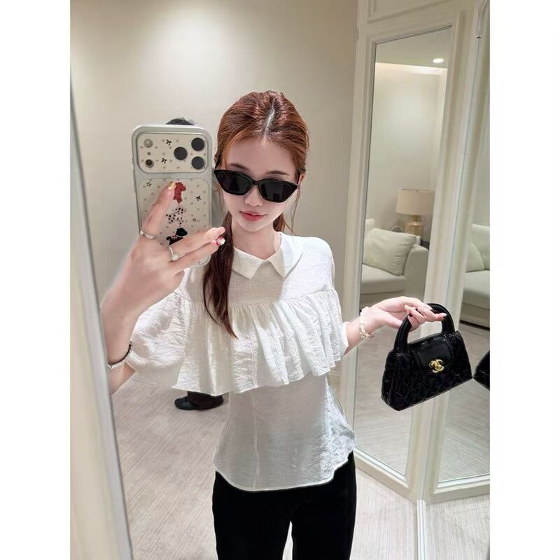 White Lightweight Breathable Short-Sleeve Shirt for Women, Summer 2026, Unique Design with a Turn-Down Collar and Ruffled Edges, Stylish Top White Lightweight Breathable Short-Sleeve Shirt for Women, Summer 2026, Unique Design with a Turn-Down Collar and Ruffled Edges, Stylish Top