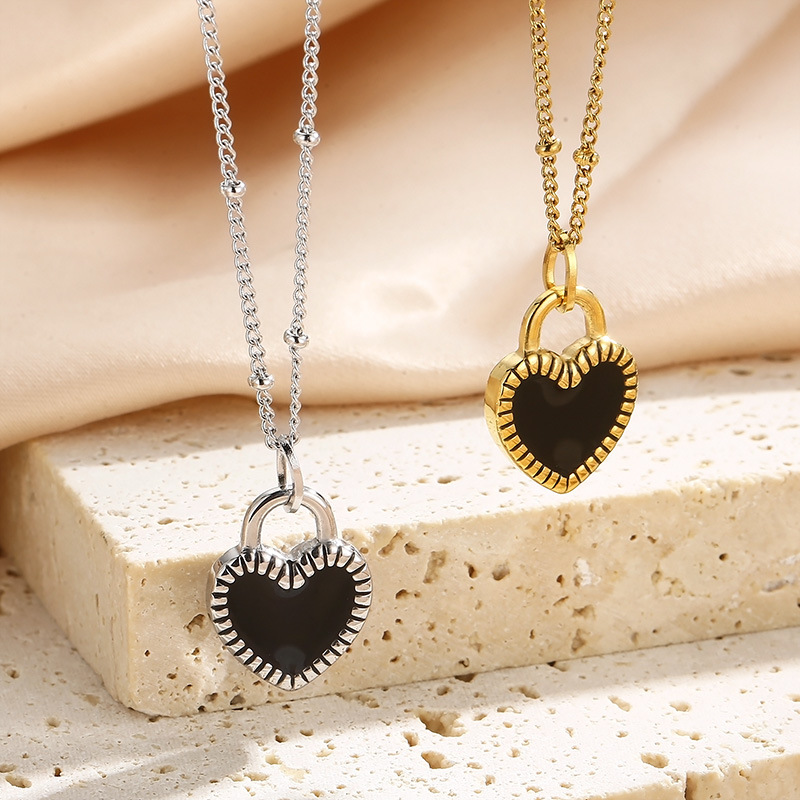 Resin Inlay Material PVD Coated 18K Gold Plated Heart Shape Titanium Steel Simple Style Waterproof Non Tarnish Titanium Steel Pendant Necklace
