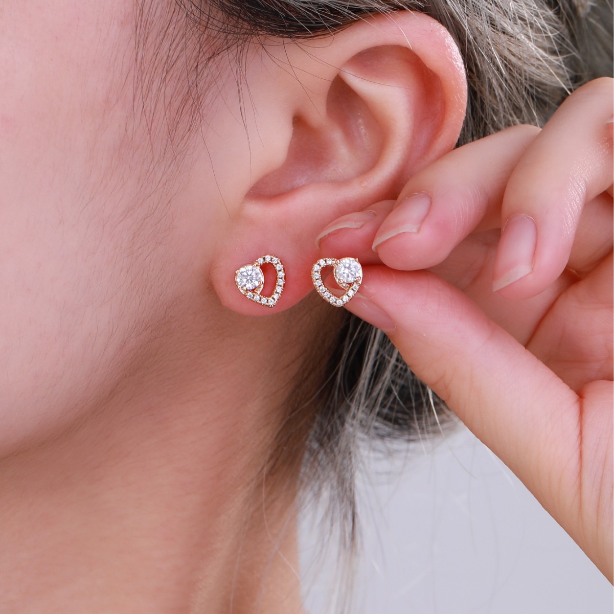 Joyería Xuping, moda japonesa y coreana, pequeña y encantadora cerradura geométrica, orejetas de amor, nicho, lujo ligero, orejetas de alta calidad para mujeres