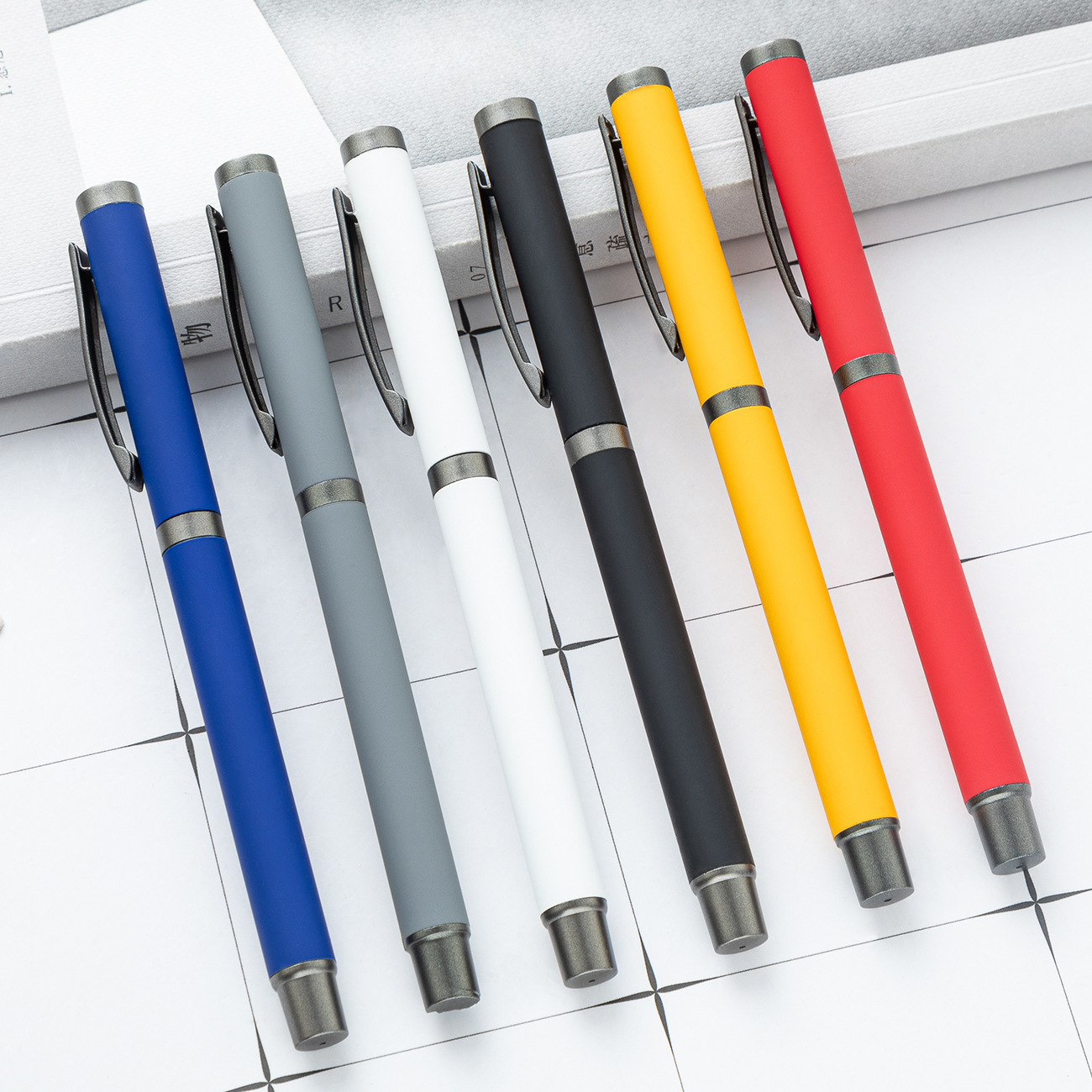 Bolígrafo de bolas de metal multicolor puede imprimir logotipo rotativo bolígrafo de hotel publicidad publicitaria bolígrafo de regalo al por mayor