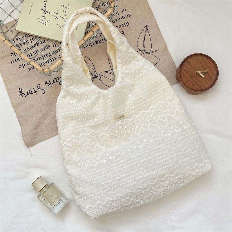 68121 French-style hollow embroidered canvas lace shopping bag, large capacity, casual, suitable for commuting and school