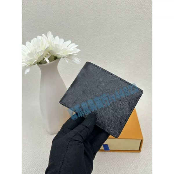 Wholesale Foreign Trade Hot-Selling Classic Genuine Leather Wallet, Short Style Cowhide Letter Wallet, Driver's License Card Holder for Men and Women