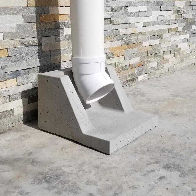 河南鹤壁水簸箕水泥混凝土黑色水簸箕成品下方雨水斗管道接水大理