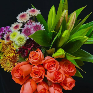 Rose Perfume, Lilies, Sunflowers, Carnations Mixed Flower Base, Freshly Picked and Straight, Starting from One Piece, Free Shipping