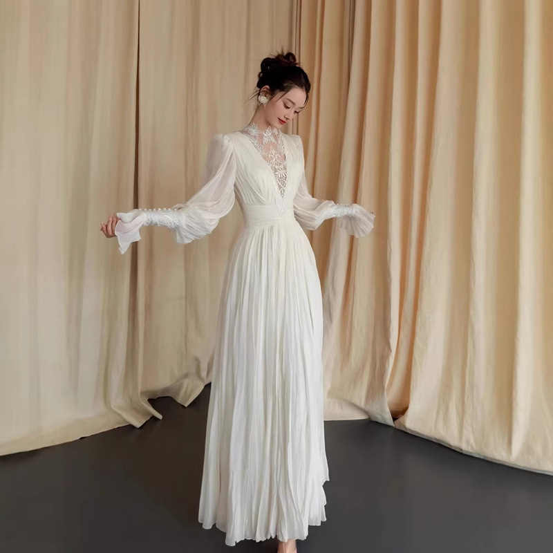 French-Style Vintage Long-Sleeve Light Wedding Dress, Forest-Themed Wedding Gown, Bridal Engagement Dress