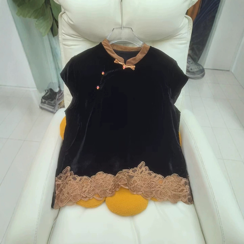 Early autumn 2026 velvet top with lace trim at the hem, T-shirt in new Chinese style, retro top