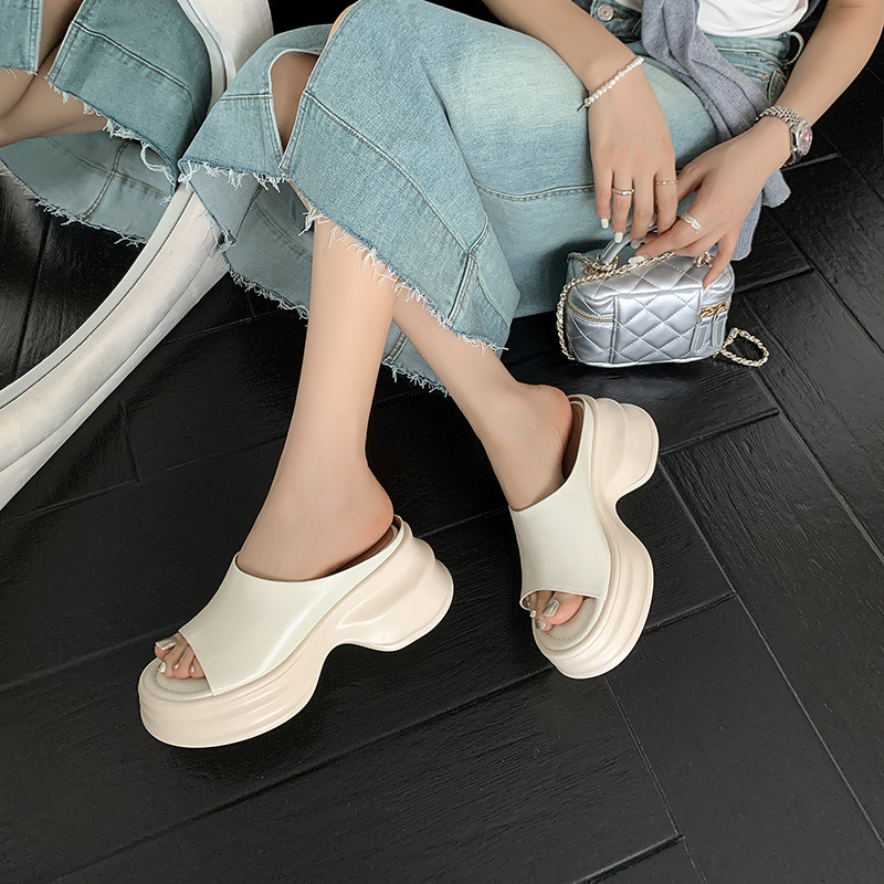 màu trắng ngà
