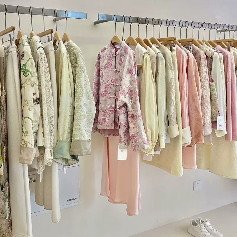 广州十三行春季新款国风刺绣外套新中式女装品牌撤柜尾货批发货源