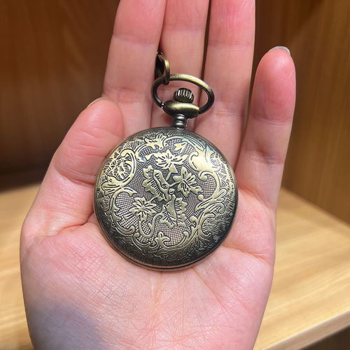 Vintage Nostalgic Flip Quartz Pocket Watch Wholesale Hollow Carved Flower Necklace Ancient Style Wall Clock Cross-border Dropshipping