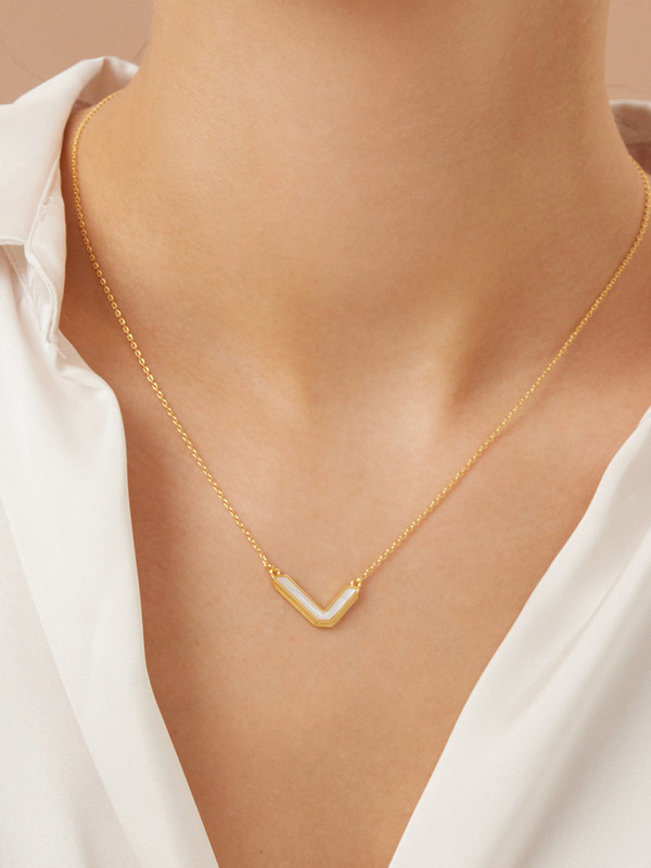 Picture Frame Series Half Frame Fritillaria Necklace Simple Workplace Fashion All-match Pendant Clavicle Chain Light Luxury Niche Ins Picture Frame Series Half Frame Fritillaria Necklace Simple Workplace Fashion All-match Pendant Clavicle Chain Light Luxury Niche Ins