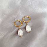 Универсальные короткие серьги из нержавеющей стали из жемчуга, французский стиль, простой и элегантный дизайн, легкий роскошный стиль