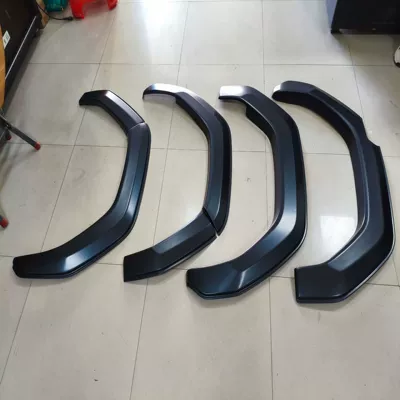 Hilux Travo Wheel Arches New: Wheel eyebrow