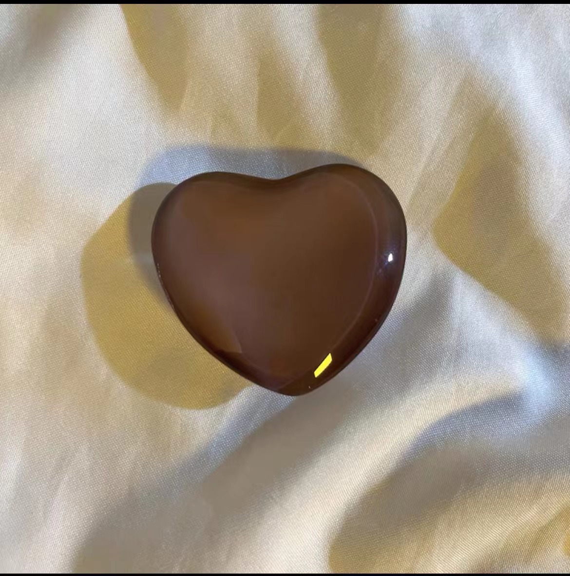 Brown Coloured heart shaped phone stand - Memoriex