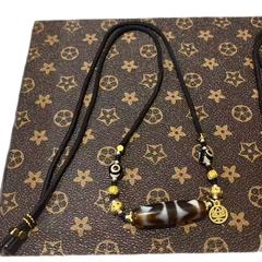 オリジナルデザインのダブルタイガーバイアスビーズネックレス、三つ目ビーズネックレス、ファッションジュエリー、多用途、メーカー直販