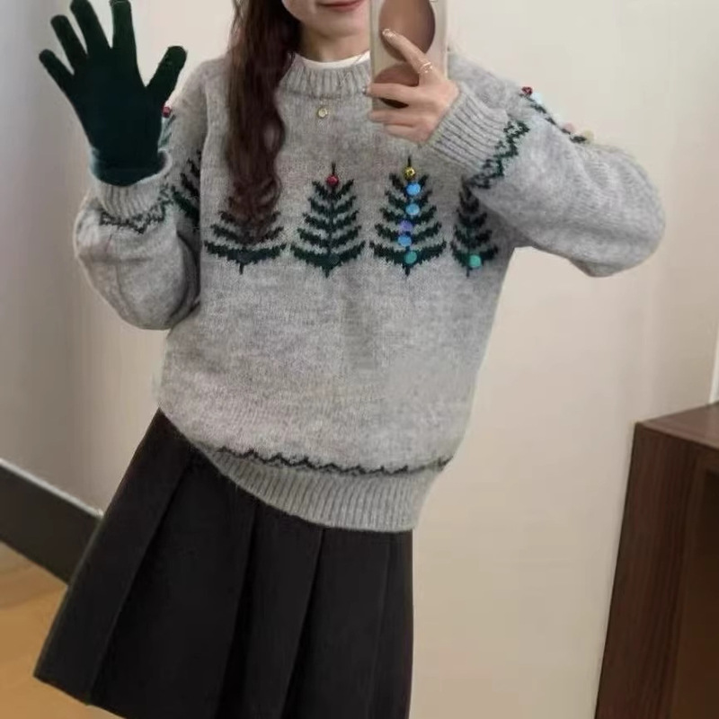 2025 New Women's Sweater for Autumn and Winter, Round Neck Pullover with a Festive Feel, Handmade Sequins, Christmas Tree Jacquard, New Year Knitwear 2025 New Women's Sweater for Autumn and Winter, Round Neck Pullover with a Festive Feel, Handmade Sequins, Christmas Tree Jacquard, New Year Knitwear