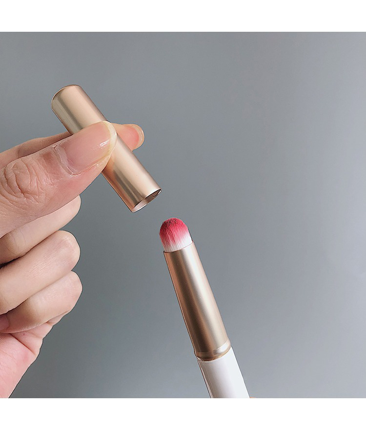Wholesale of new mini round-head lip brushes with caps, single portable lipsticks, lipstick brushes, smudging brushes and makeup brushes undefined