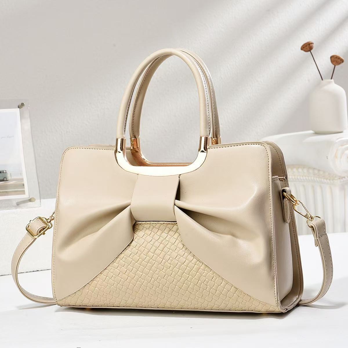 Bolso de gran capacidad Bolso femenino de moda Bolso de madre de mediana edad Bolso bandolera de un solo hombro atmosférico de alta gama