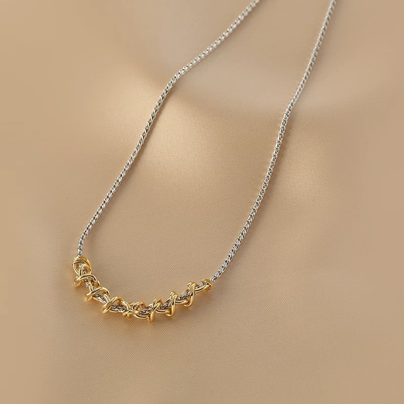 Elegant Gold Snake Bone Collarbone Chain Titanium Necklace_voghion.com