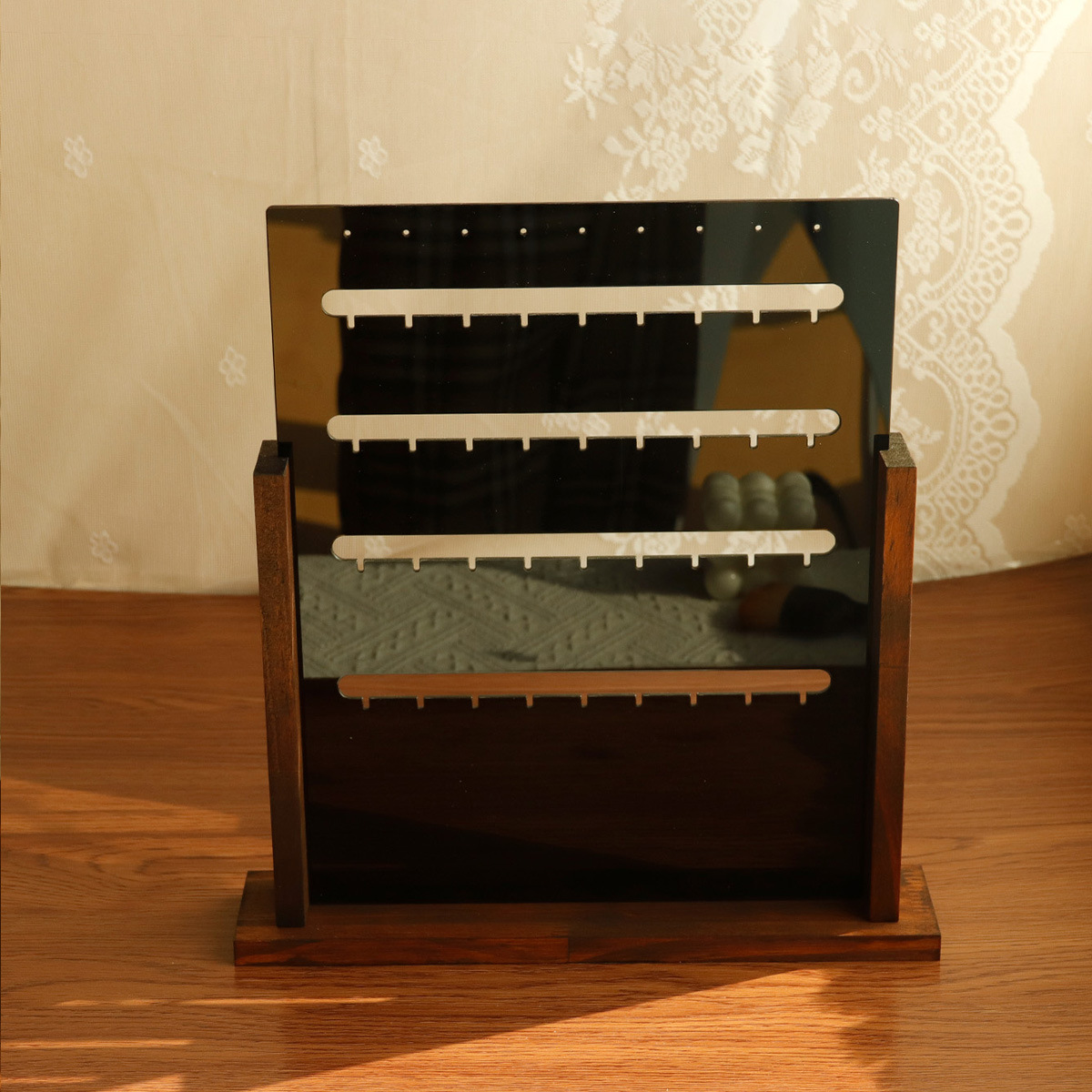 �������ɰ�ʵľ����չʾ�����Ʒ���мܰ�̯���μܶ���չʾ����ʽ